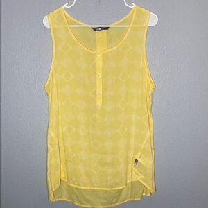 The North Face Yellow Sleeveless High Low Brushed Top Size Large